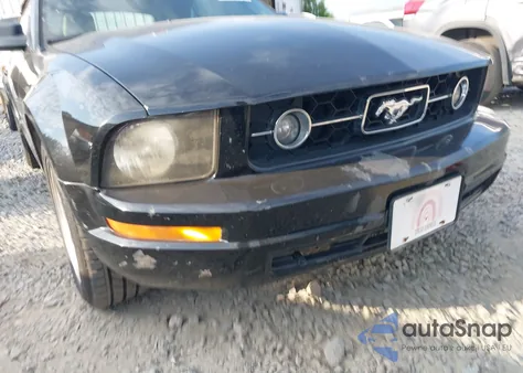 2008 Ford Mustang V6 Deluxe/V6 Premium z USA, uszkodzony, nr VIN 1ZVHT84N085118253